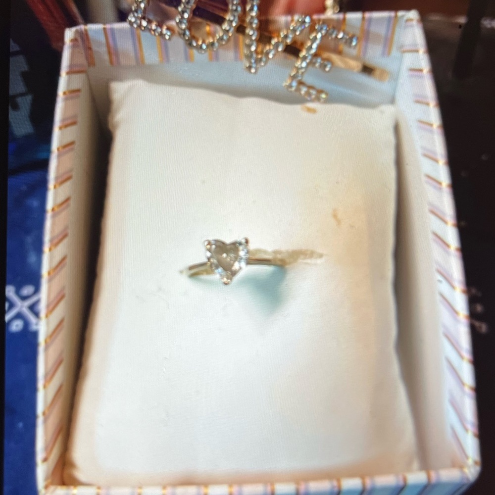 Heart shaped white gold ring